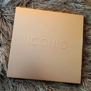 NWT Iconic London Day to Slay Eyeshadow Palette